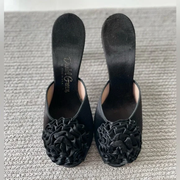 Vintage Daniel Green Black Satin Pom Pom Detail Heeled Mules Fits Size 8 Narrow - Picture 10 of 11